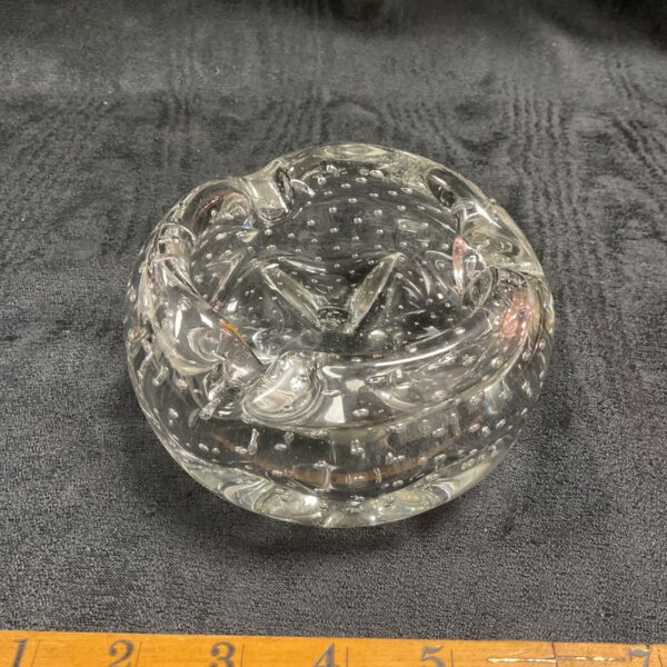 Vintage Murano bullicante ashtray with clear glass and bubbles.