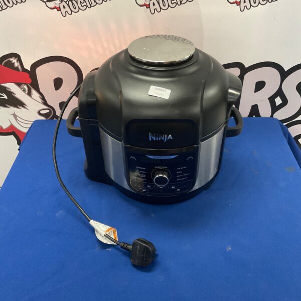 Ninja Foodi Multi Cooker OP301UK kitchen appliance for versatile cooking.
