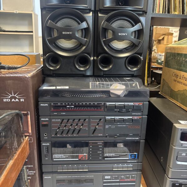 Vintage Philips FCD562 hi-fi system with Sony speakers.