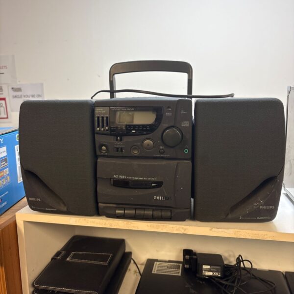 Vintage Phillips AZ9055 portable stereo boombox with radio and CD player.