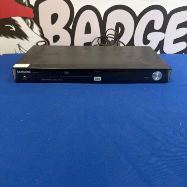 Black Samsung DVD-HD870 DVD player for retro home cinema.