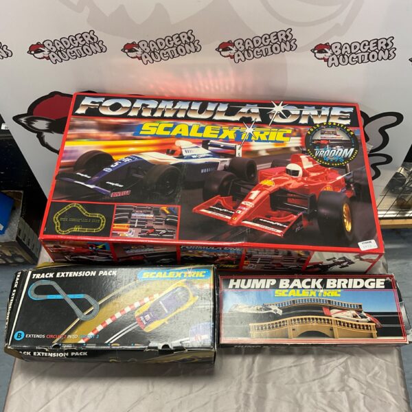 Scalextric Formula One track extension pack with hump back bridge.