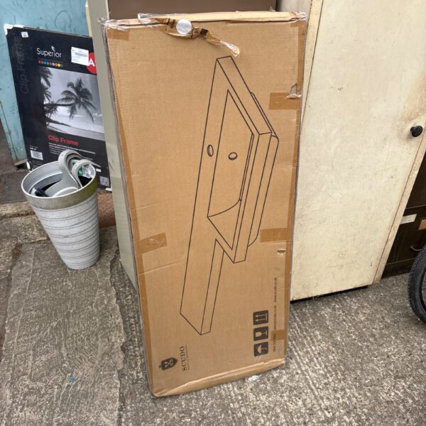 White Scudo Lili basin, model L-100-right, for bathroom renovation.