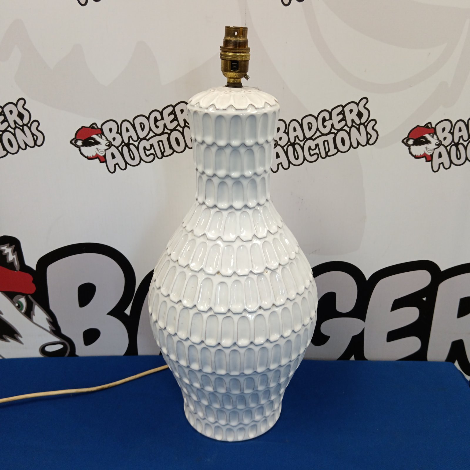 Vintage Italian table lamp with white terracotta base and textured design.