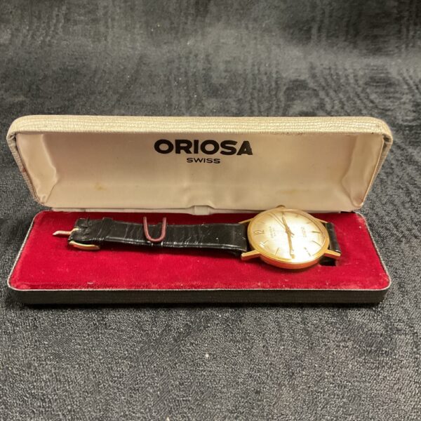 Vintage Oriosa gents mechanical wristwatch in silver tone.