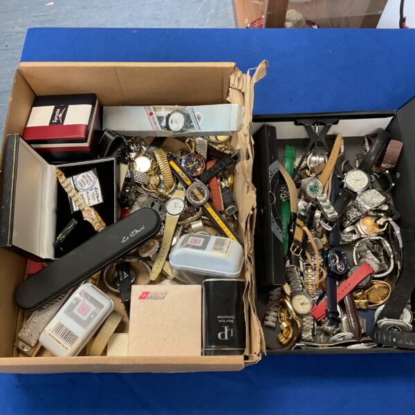 Vintage watch collection lot including Seiko and Avia wristwatches.