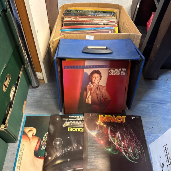 Mixed lot of vintage vinyl records including Midnight Rock.