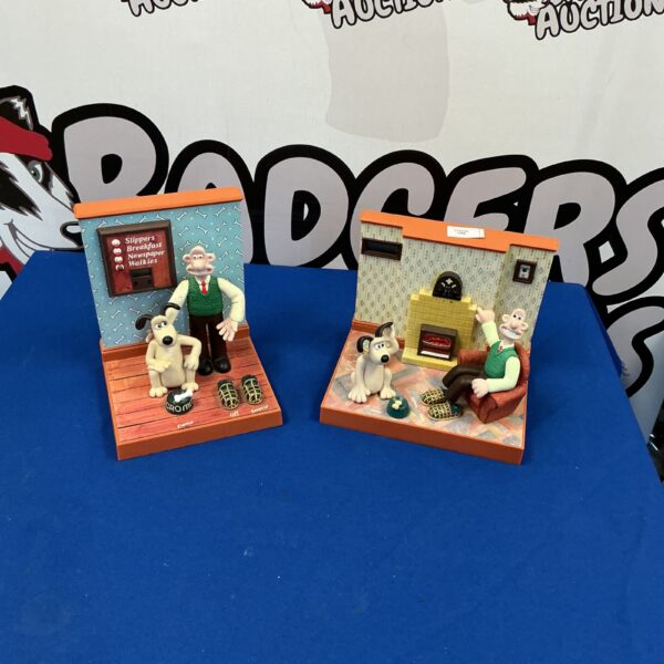 Wallace and Gromit figures, collectible Aardman Animations characters.