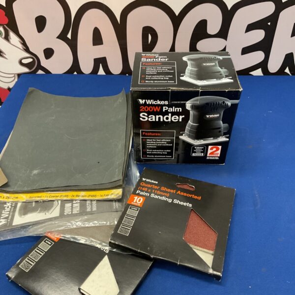 Wickes 200W palm sander with dust extraction port.