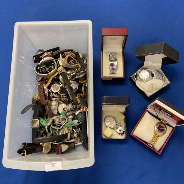Mixed lot of vintage wrist watches including Citron and Liberty brands.