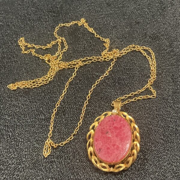 Vintage 9ct gold rhodonite pendant necklace with pink stone.