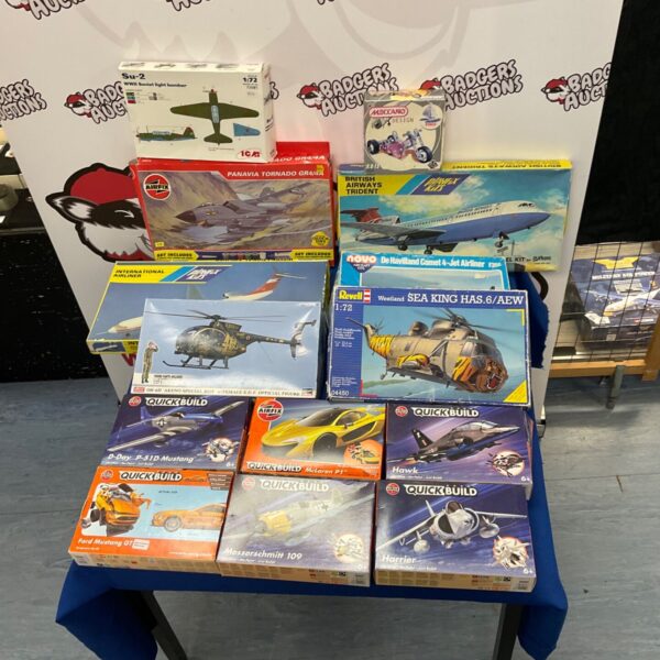 Assorted vintage Airfix model kits, including a Su-2 aircraft model.