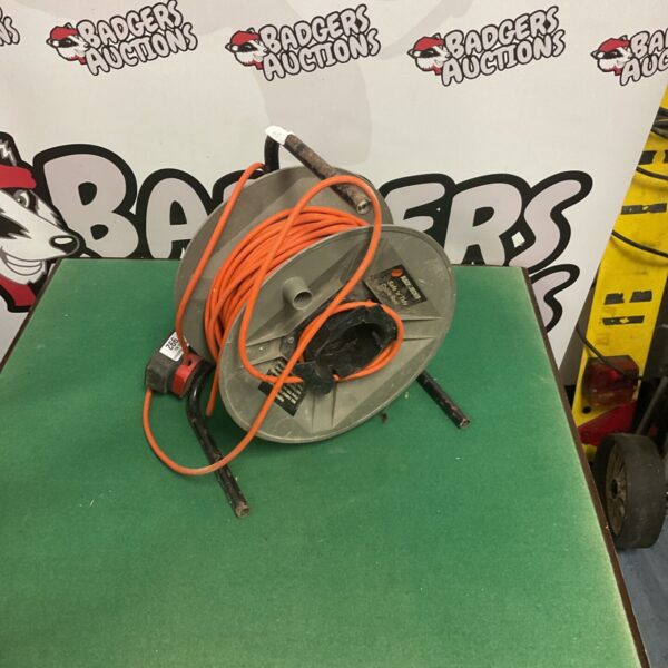 Black and Decker cable reel for garden and DIY use.