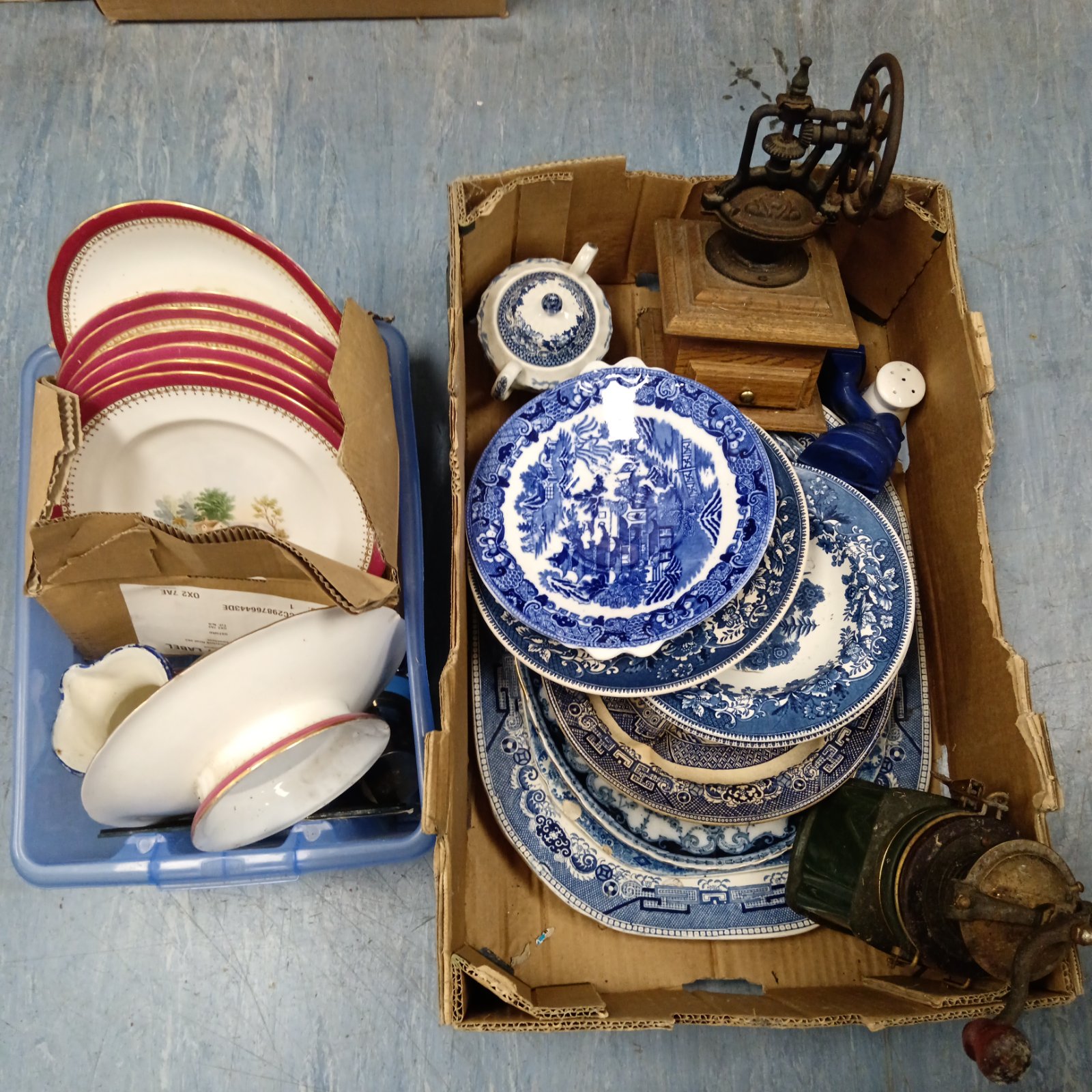 Mixed lot of blue and white china plates and vintage coffee mill.