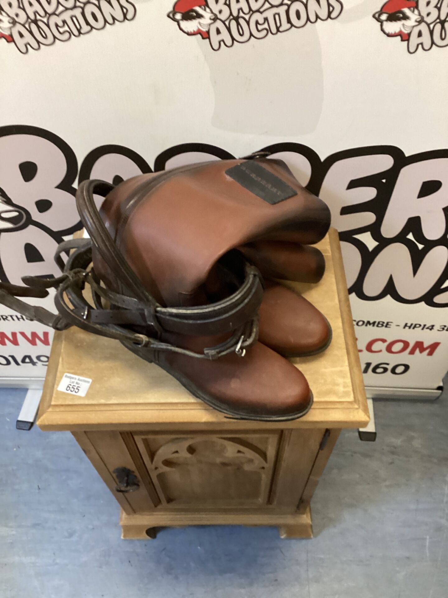 586 Pair of Burberry riding boots size 17