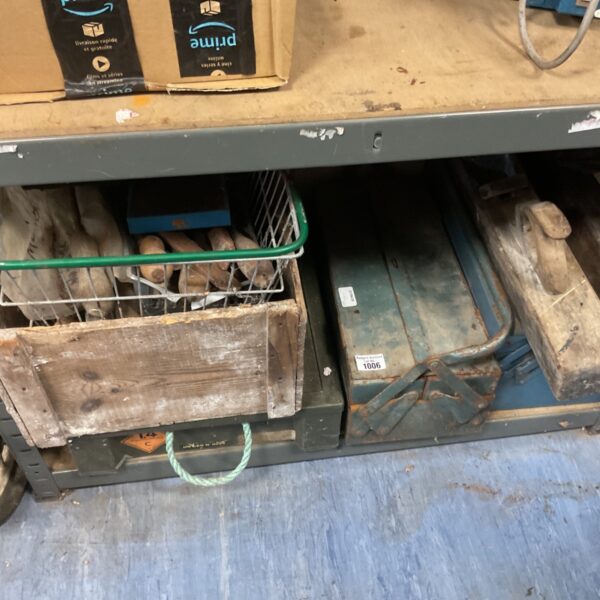 Vintage carpenter's tool lot in wooden case.