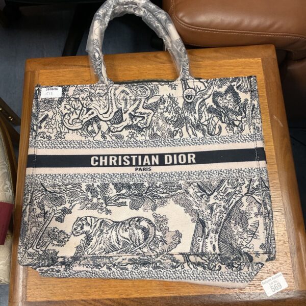 Christian Dior Book Tote bag with Dior Oblique canvas pattern.