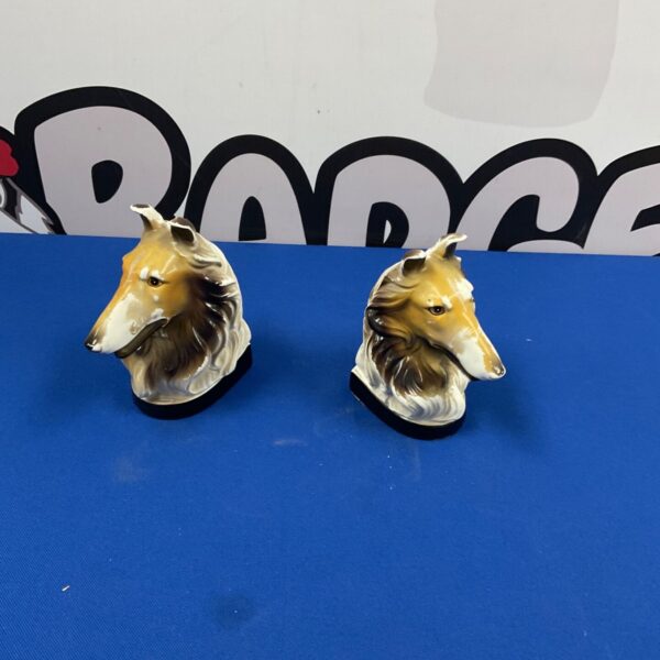 Vintage pair of Collie dog bookends for collectors.