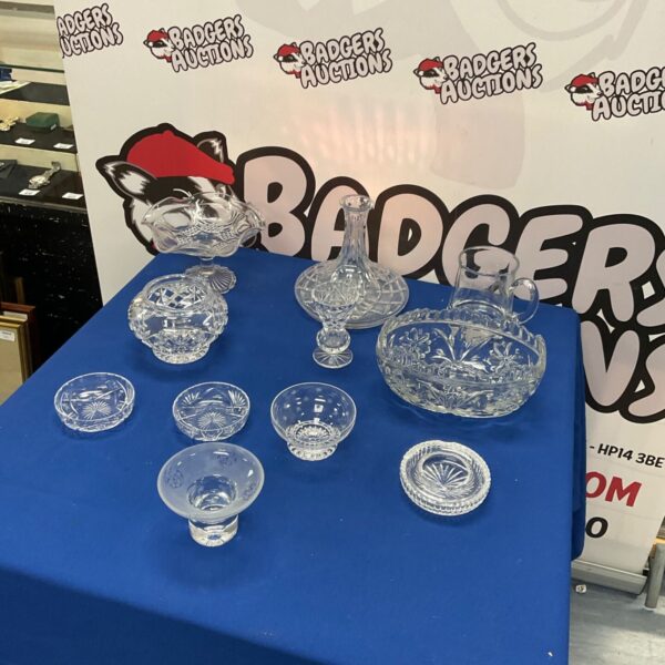 Mixed lot of vintage cut glass and crystal glassware.