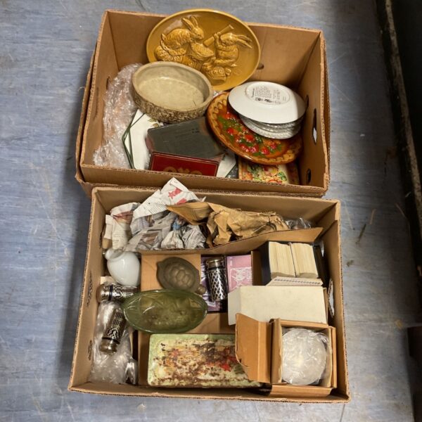 Mixed lot of decorative plates and vintage ceramics from house clearance.