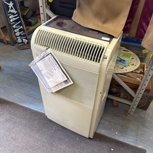 White Delonghi G1/M portable air conditioner unit for cooling.