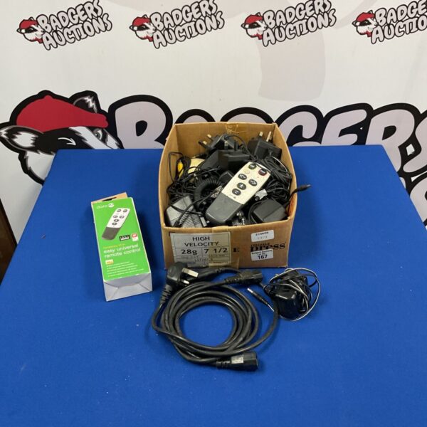 Mixed lot of electrical appliances and a Handleeasy universal remote.