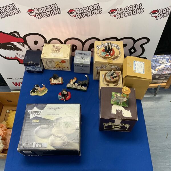 Fine Arts sculpture lot with Tommee Tippee breast pump included.