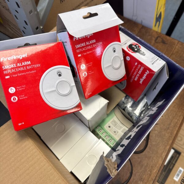 Fire Angel smoke alarm box with one-year battery indication.