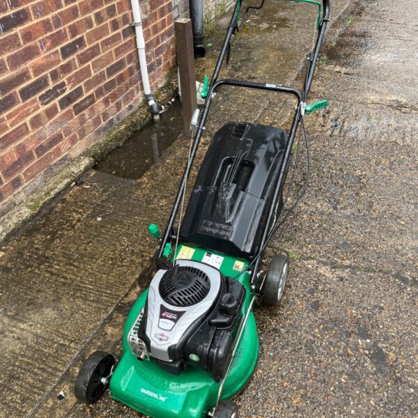 Gardenline 46cm petrol lawnmower with Briggs & Stratton engine.