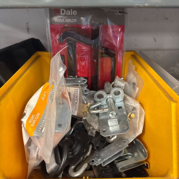 Tray of mixed metal gate furniture and fittings for garden use.