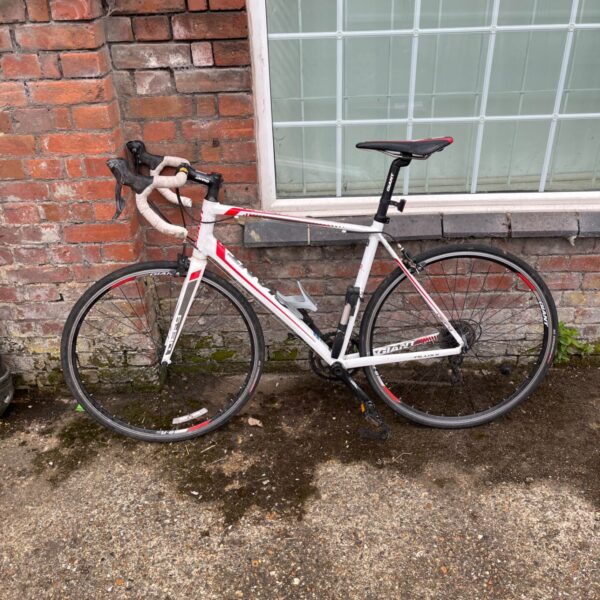 Silver and black Giant Defy 3 endurance road bike.