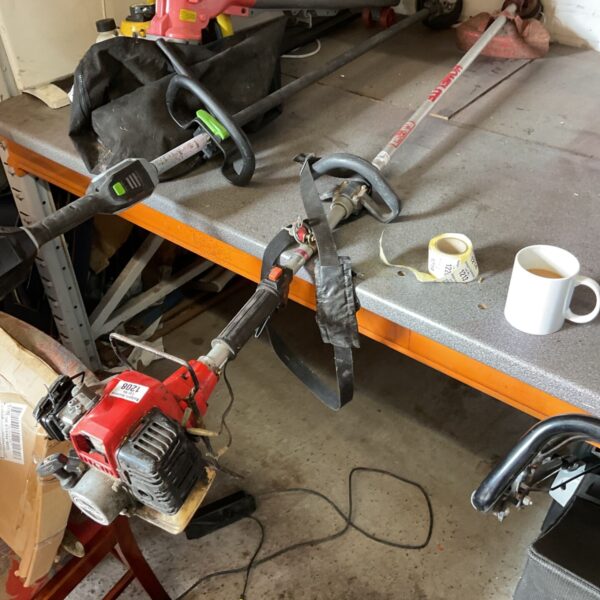 Homelite BCH20 string trimmer brush cutter in used condition.