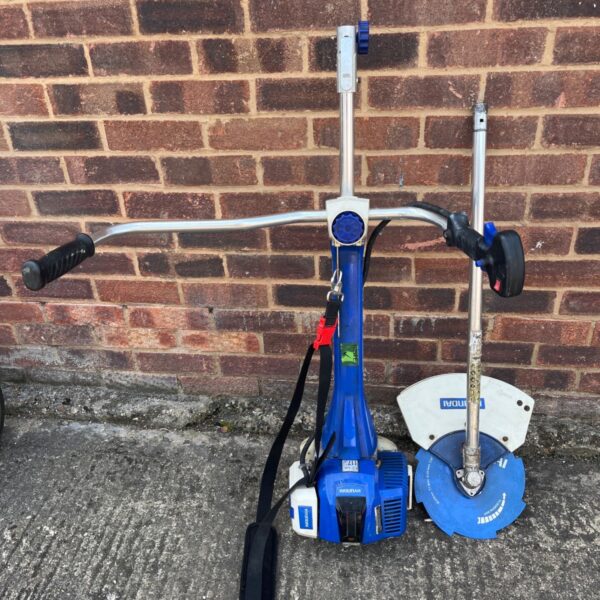 Hyundai HYBC5080AV petrol brush cutter for garden maintenance.
