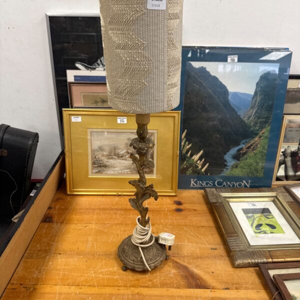 Vintage leaf stem brass table lamp