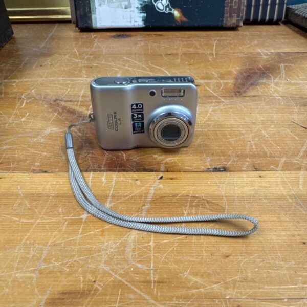 Nikon Coolpix L4 digital camera untested