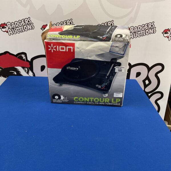 Ion Contour LP compact vinyl to MP3 turntable in detail.