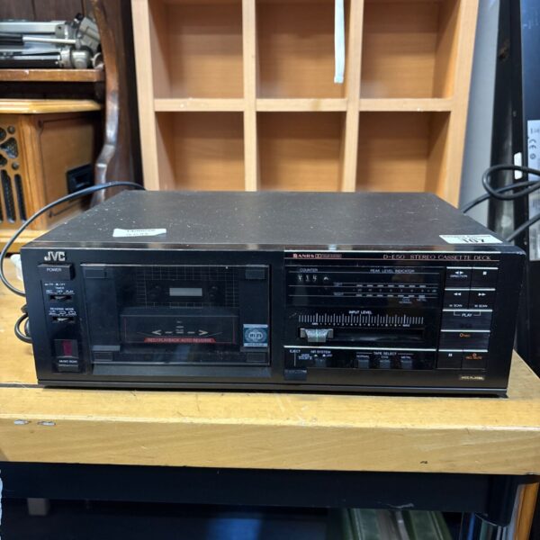 Vintage JVC D-E50 stereo cassette deck with level meters.