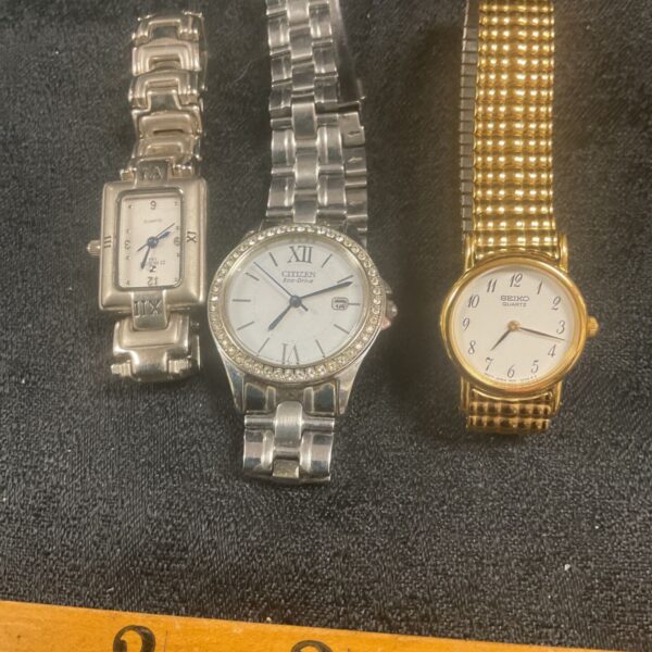 Ladies wristwatches lot including a Citizen watch, vintage style.