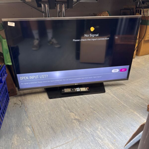 Front view of LG 40LF630V TV displaying "No Signal" message.