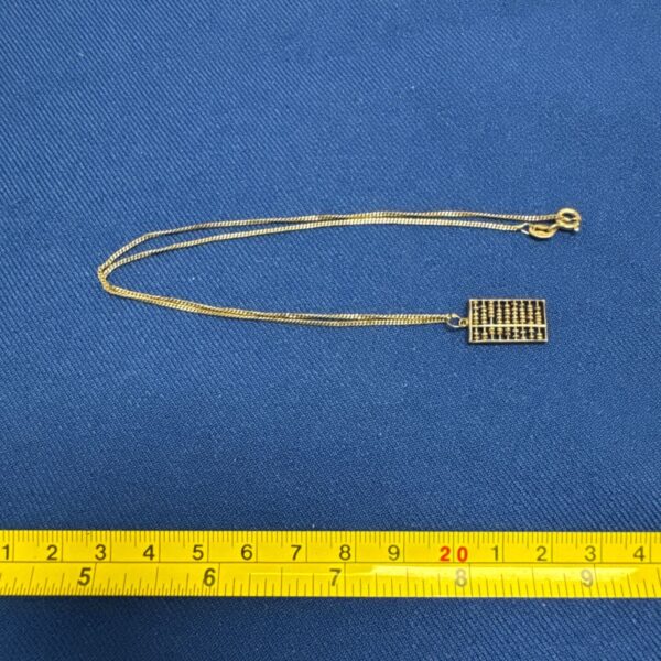 Ladies abacus pendant necklace with 925 Italy stamp on clasp 3.1g gross weight