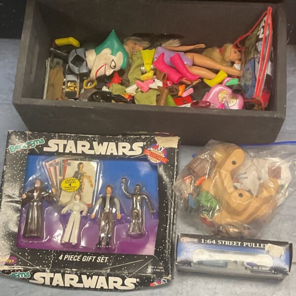 Box mixed toys inc starwars and action man