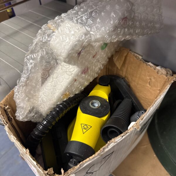 Steam cleaning machine with four gang plug socket extension