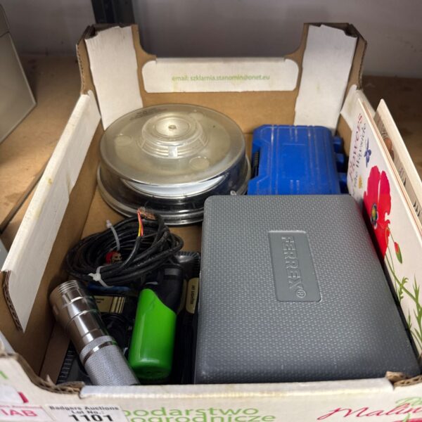 Tray of mixed shed clearance items inc beacon light, jet lighter & others