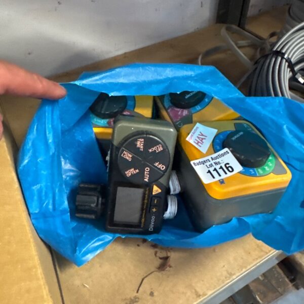 Selection of garden water timers inc Hozelock AC1 & Diivoo