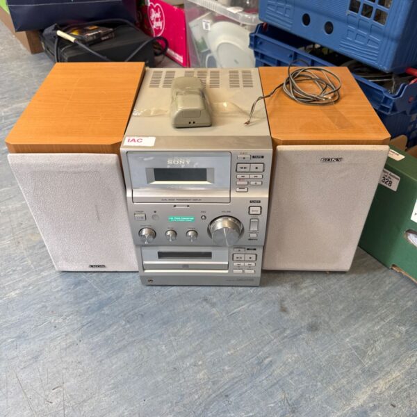 Sony CMT-CP100 midi hifi system with speakers & remote - powers on untested further