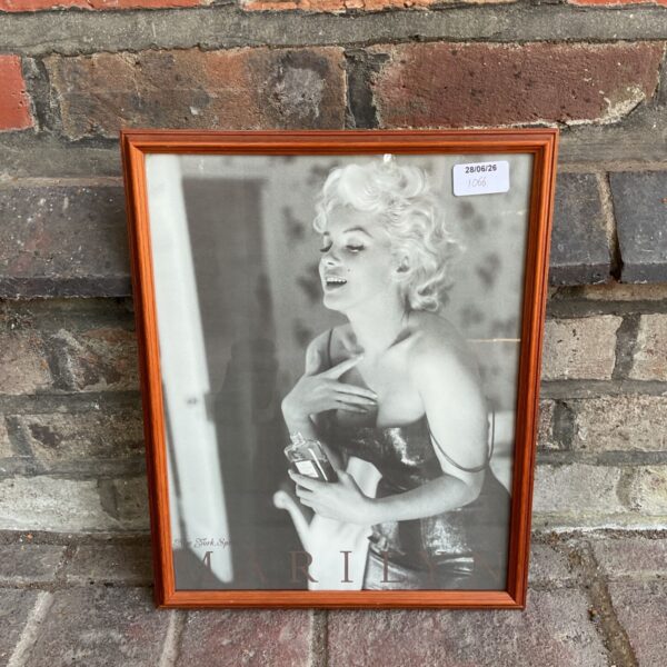 Framed Marilyn Monroe Chanel No 5 advertising print, vintage style.