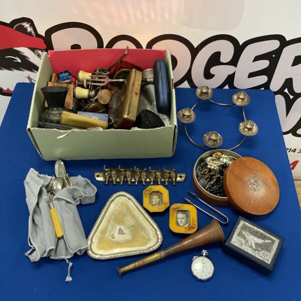 Mixed lot of vintage jewellery and curios including Alvis car dish.
