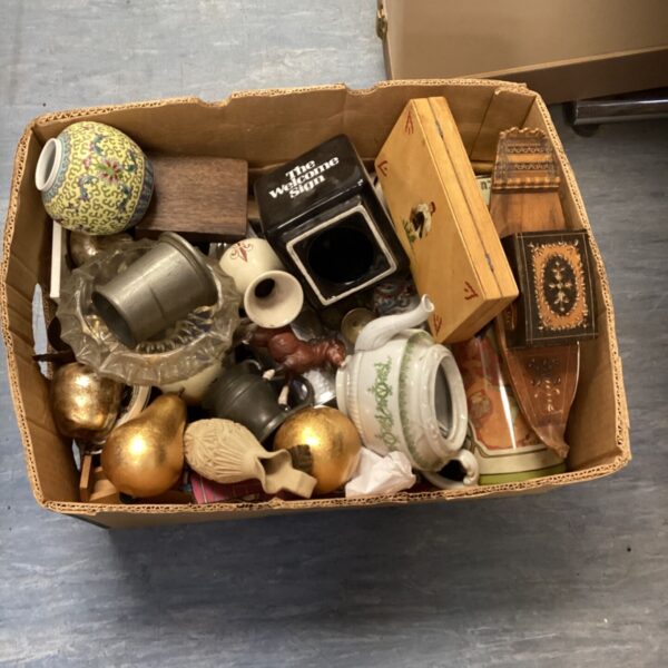 Mixed lot of vintage china and pewter cups for collectors.