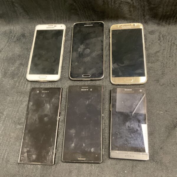 Mobile phone lot including Samsung and Sony smartphones.