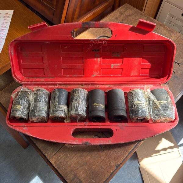 Nielsen 1 inch drive socket set, 24-38mm, in carrying case.